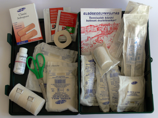 kisbusz bérlés autós kötelező felszerelés a kresz szerint